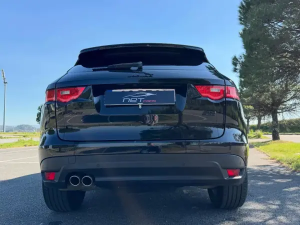 Jaguar F-Pace 2017 - 23950 EUR, 177000 km - AUTO.MOTO.pt - 177000km - foto 8 de 15