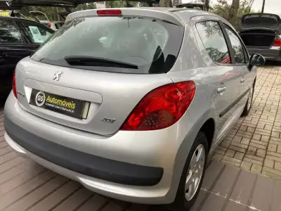 Peugeot 207 2007 - 4990 EUR, 227955 km - AUTO.MOTO.pt - 227955km - foto 5 de 15