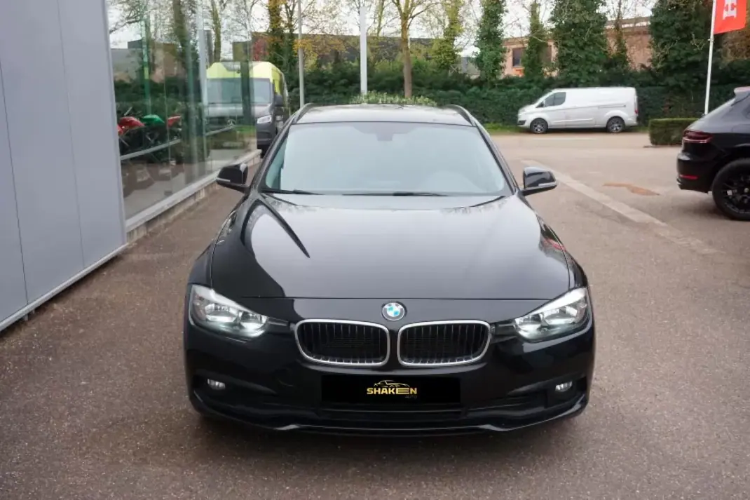 BMW 318 2017 - 15790 EUR, 170145 km - AUTO.MOTO.pt - 170145km - foto 2 de 14
