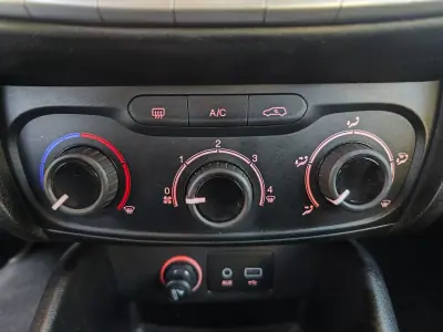 Fiat Tipo 2016 - 8480 EUR, 177150 km - AUTO.MOTO.pt - 177150km - foto 36 de 39