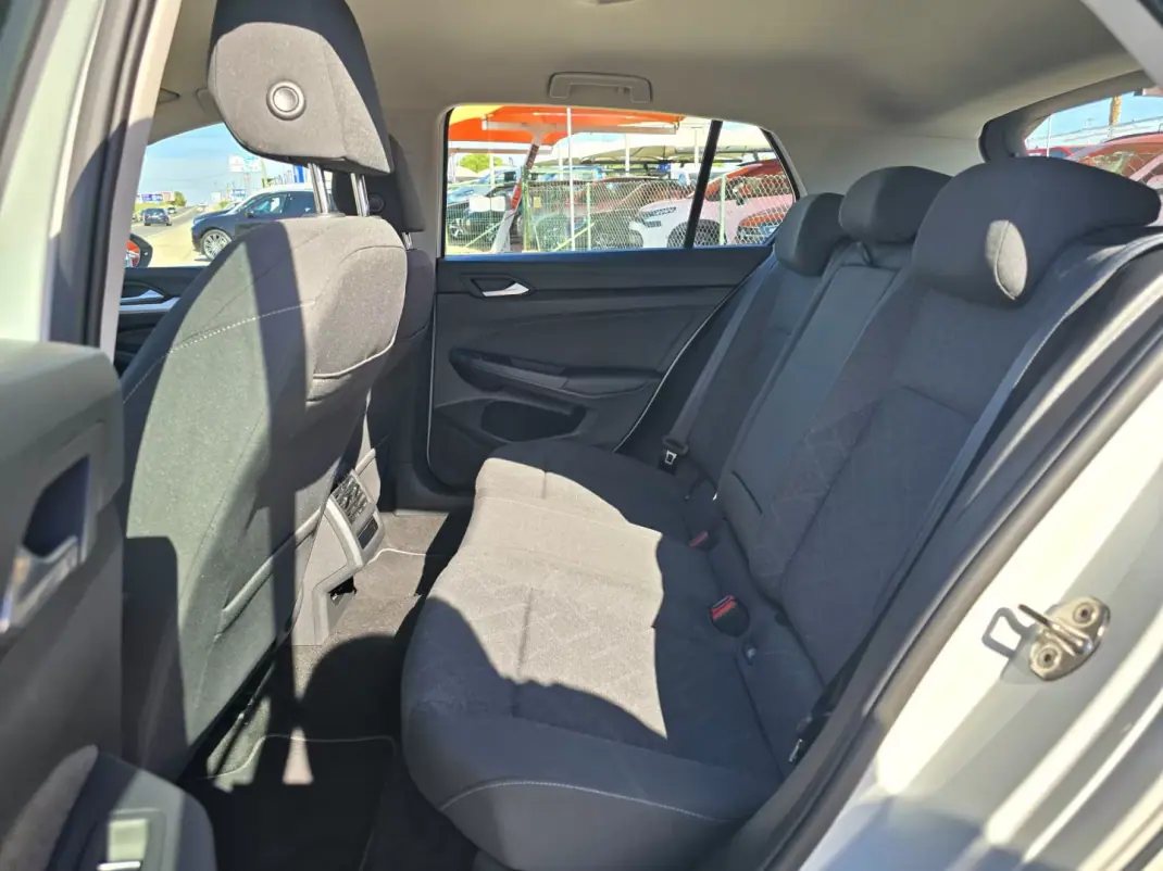 Volkswagen Golf 2022 - 20950 EUR, 49524 km - AUTO.MOTO.pt - 49524km - foto 9 de 10