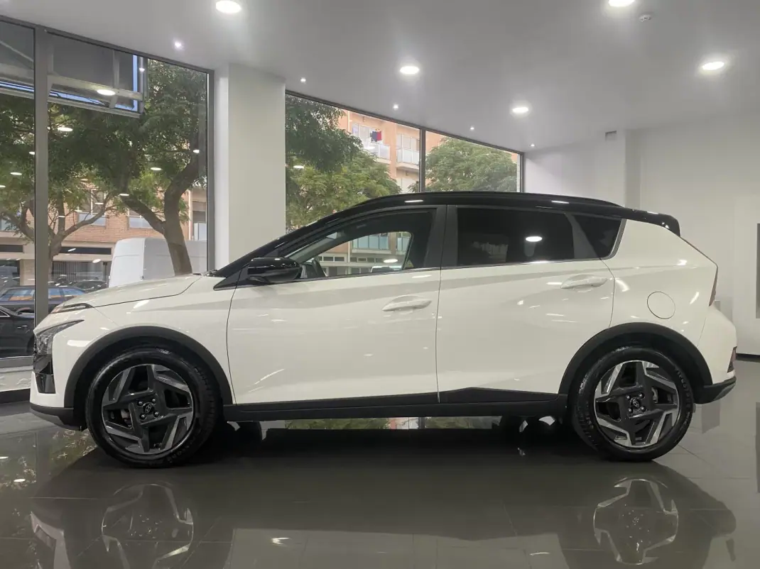 Hyundai Bayon 2024 - 22140 EUR, 42183 km - 42183km - foto 11 de 12