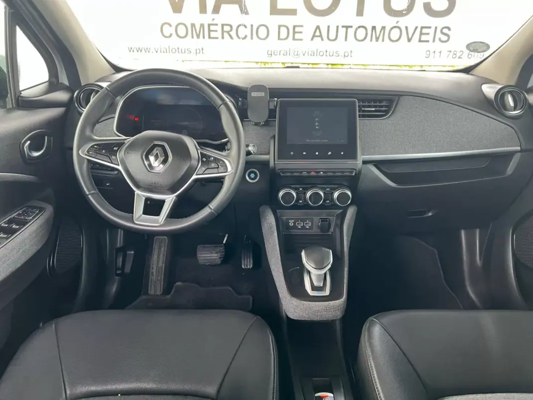 Renault Zoe 2021 - 14750 EUR, 47700 km - AUTO.MOTO.pt - 47700km - foto 8 de 11