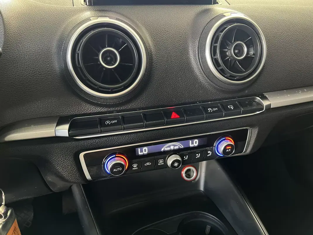 Audi A3 Sportback 2016 - 11900 EUR, 235294 km - AUTO.MOTO.pt - 235294km - foto 12 de 22