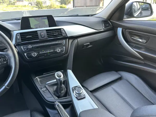 BMW 318 2014 - 12900 EUR, 178000 km - AUTO.MOTO.pt - 178000km - foto 49 de 65
