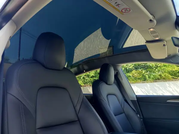 Tesla Model Y 2022 - 35750 EUR, 78615 km - AUTO.MOTO.pt - 78615km - foto 15 de 21