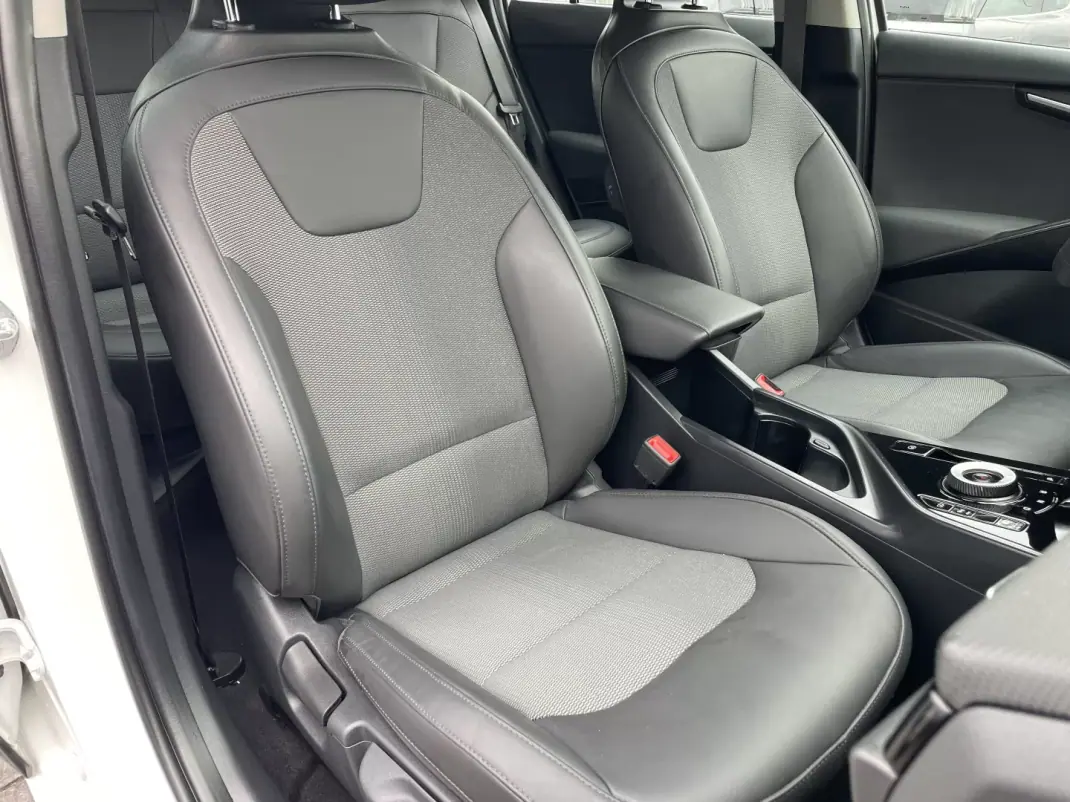Kia Niro EV 2022 - 25850 EUR, 52642 km - AUTO.MOTO.pt - 52642km - foto 15 de 44