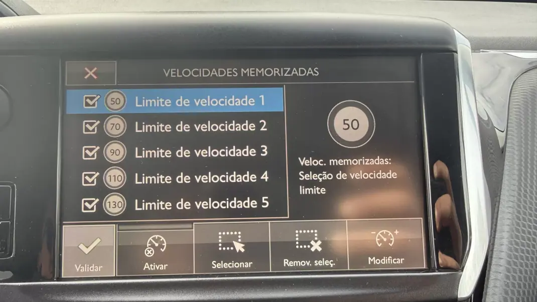 Peugeot 2008 2016 - 10590 EUR, 55500 km - AUTO.MOTO.pt - 55500km - foto 27 de 36