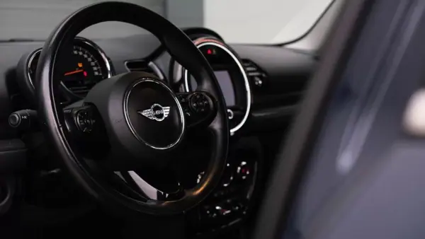 MINI Clubman 2019 - 14800 EUR, 267000 km - AUTO.MOTO.pt - 267000km - foto 9 de 23