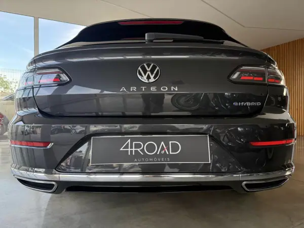 Volkswagen Arteon Shooting Brake 2021 - 23500 EUR, 168600 km - AUTO.MOTO.pt - 168600km - foto 26 de 144