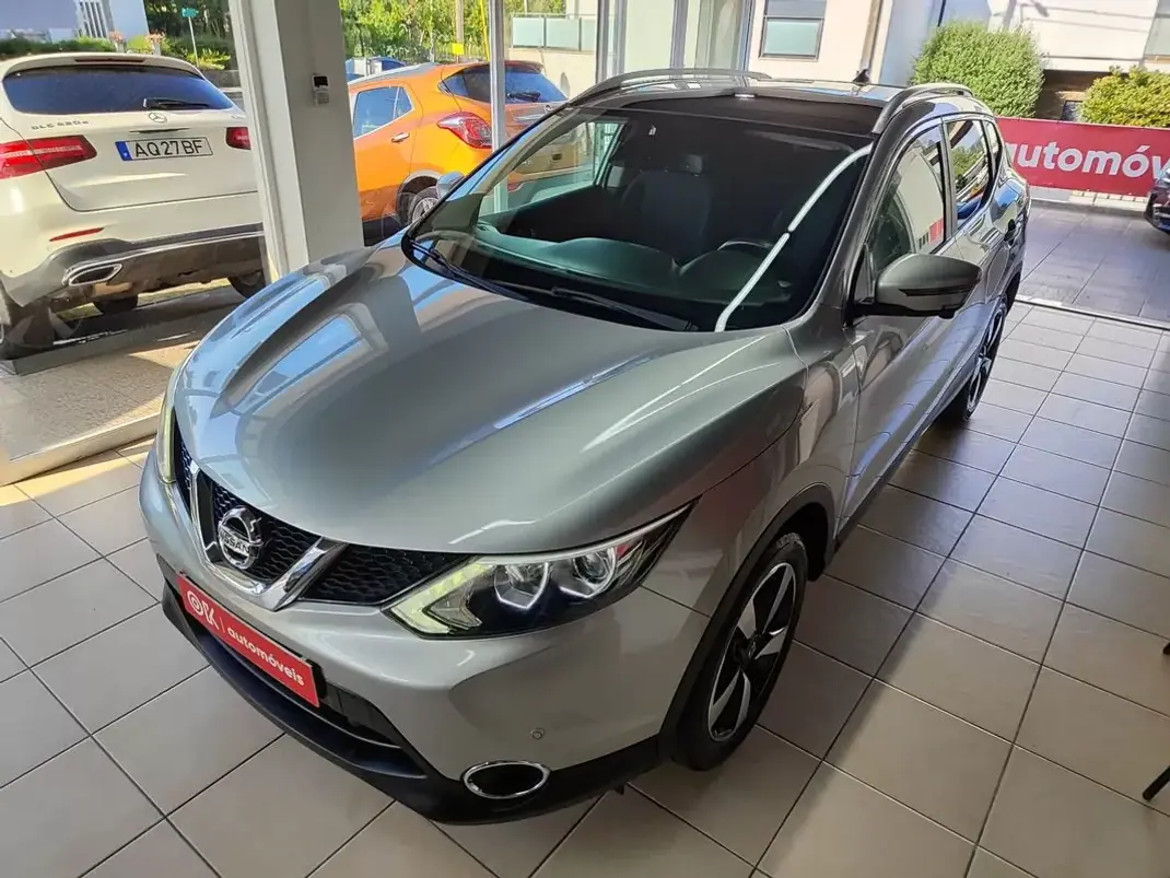 Nissan Qashqai 2015 - 14350 EUR, 98000 km - AUTO.MOTO.pt - 98000km - foto 6 de 38
