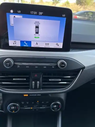 Ford Focus SW 2019 - 17990 EUR, 75880 km - AUTO.MOTO.pt - 75880km - foto 13 de 15