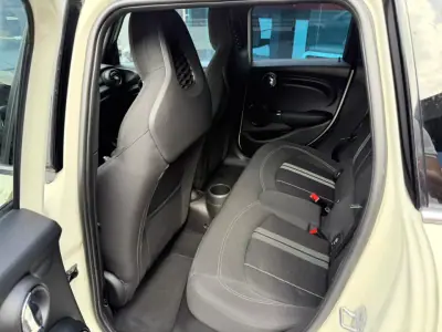 MINI Cooper 2018 - 17900 EUR, 144000 km - AUTO.MOTO.pt - 144000km - foto 10 de 12