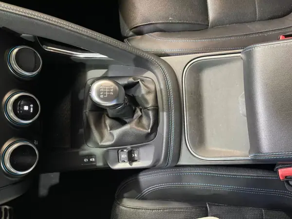 Jaguar E-Pace 2018 - 20899 EUR, 129000 km - 129000km - foto 41 de 48