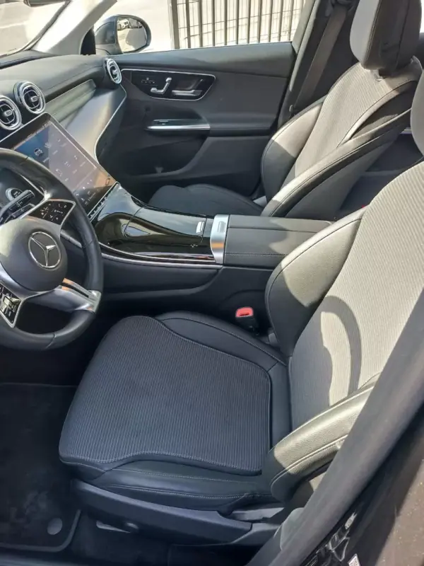 Mercedes-Benz GLC 300 2023 - 59999 EUR, 21000 km - AUTO.MOTO.pt - 21000km - foto 11 de 19