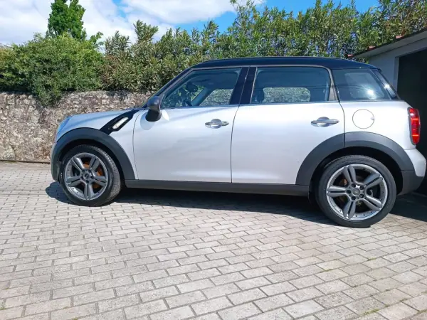 MINI Countryman 2011 - 11500 EUR, 195000 km - AUTO.MOTO.pt - 195000km - foto 5 de 14