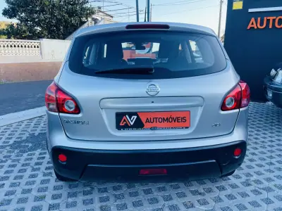 Nissan Qashqai 2008 - 8950 EUR, 222875 km - AUTO.MOTO.pt - 222875km - foto 6 de 12