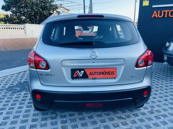 Nissan Qashqai 2008 - 7950 EUR, 222875 km - AUTO.MOTO.pt - 222875km - foto 6 de 12