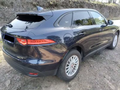 Jaguar F-Pace 2017 - 24900 EUR, 180000 km - AUTO.MOTO.pt - 180000km - foto 7 de 30