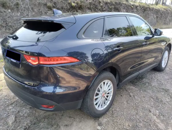 Jaguar F-Pace 2017 - 24900 EUR, 180000 km - AUTO.MOTO.pt - 180000km - foto 7 de 30