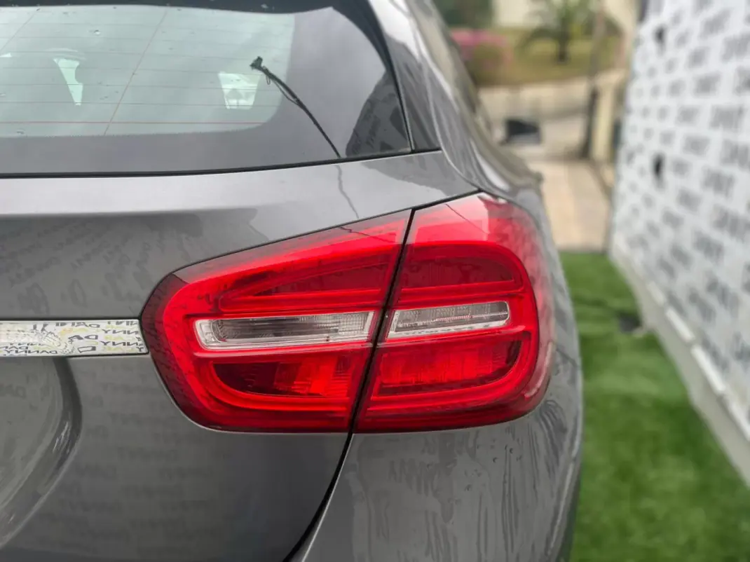 Mercedes-Benz GLA 180 2017 - 18990 EUR, 151000 km - AUTO.MOTO.pt - 151000km - foto 5 de 13