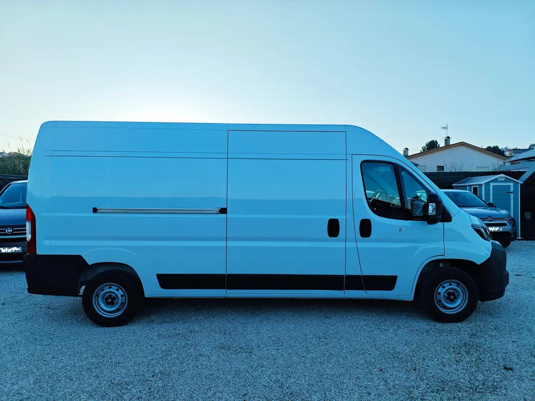 Fiat Ducato 2025 - 29520 EUR, 3200 km - 3200km - foto 2 de 7