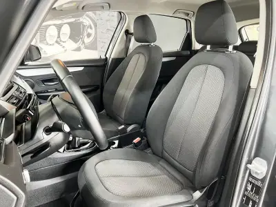 BMW 214 Active Tourer 2017 - 15600 EUR, 98526 km - AUTO.MOTO.pt - 98526km - foto 7 de 21