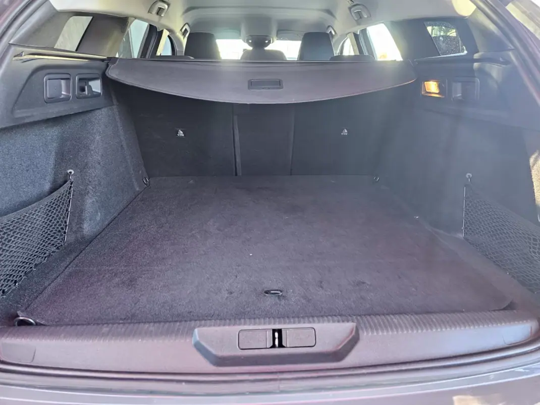 Peugeot 308 SW 2023 - 15750 EUR, 97000 km - AUTO.MOTO.pt - 97000km - foto 14 de 15