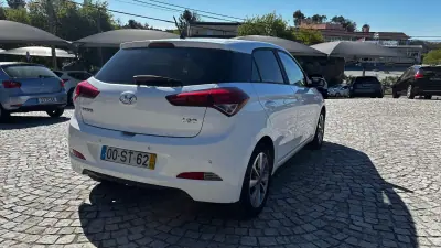 Hyundai i20 2017 - 11390 EUR, 78000 km - AUTO.MOTO.pt - 78000km - foto 6 de 20