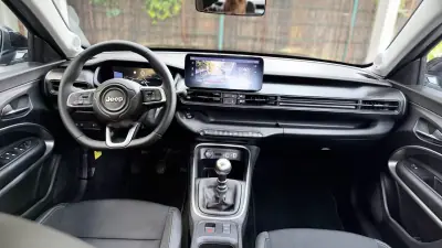 Jeep Avenger 2024 - 20900 EUR, 12166 km - AUTO.MOTO.pt - 12166km - foto 9 de 25