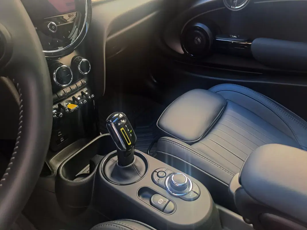 MINI Cooper 2023 - 22500 EUR, 9500 km - AUTO.MOTO.pt - 9500km - foto 13 de 22