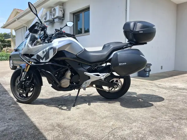 CFMOTO 650 Adventura 2022 - 4900 EUR, 29000 km - AUTO.MOTO.pt - 29000km - foto 2 de 13