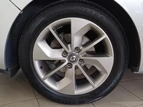 Renault Clio 2017 - 12190 EUR, 82674 km - AUTO.MOTO.pt - 82674km - foto 12 de 12
