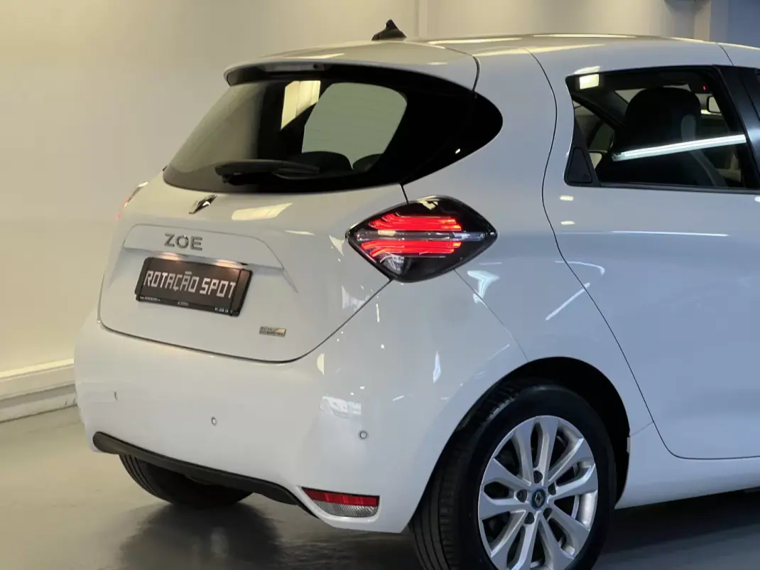 Renault Zoe 2020 - 15990 EUR, 67000 km - 67000km - foto 29 de 32