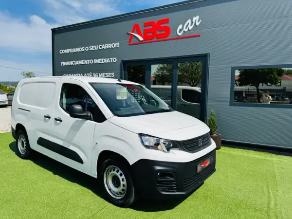 Peugeot FlexCab BlueHDi 100 L2 EHZ S&S Pro 2019 - 15000 EUR, 149000 km - AUTO.MOTO.pt - 149000km - foto 5 de 17