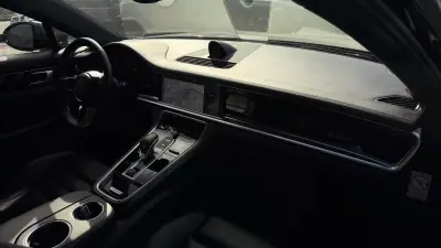 Porsche Panamera Sport Turismo 2018 - 72900 EUR, 99200 km - AUTO.MOTO.pt - 99200km - foto 16 de 16