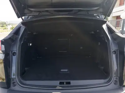 Peugeot 3008 2017 - 18990 EUR, 181000 km - AUTO.MOTO.pt - 181000km - foto 12 de 45