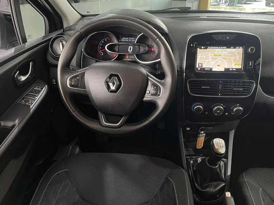 Renault Clio 2019 - 10800 EUR, 122674 km - AUTO.MOTO.pt - 122674km - foto 9 de 22