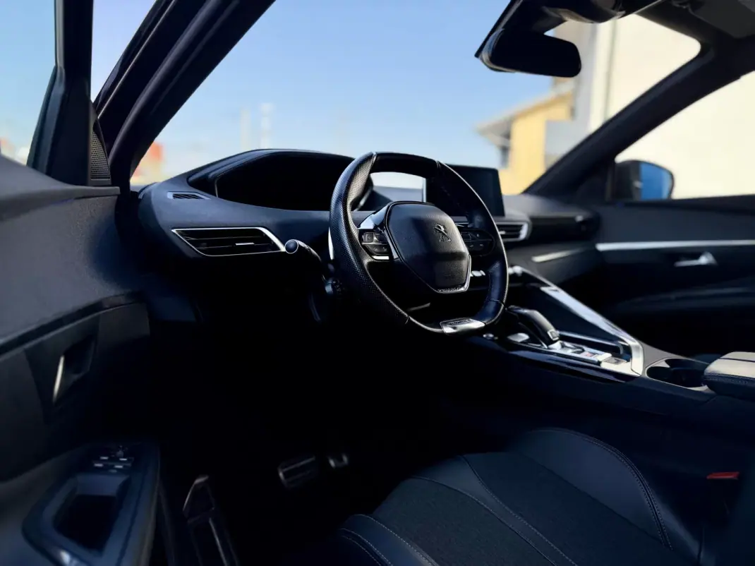 Peugeot 3008 2019 - 16950 EUR, 92000 km - 92000km - foto 12 de 26