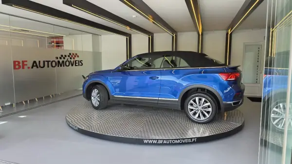 Volkswagen T-Roc Cabrio 2020 - 26900 EUR, 61926 km - AUTO.MOTO.pt - 61926km - foto 15 de 56