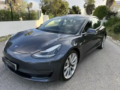 Tesla Model 3 2019 - 24999 EUR, 60000 km - AUTO.MOTO.pt - 60000km - foto 6 de 17