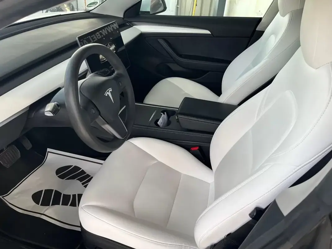 Tesla Model 3 2022 - 28500 EUR, 49000 km - AUTO.MOTO.pt - 49000km - foto 5 de 13