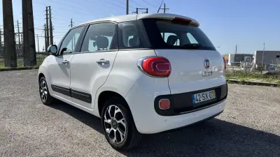 Fiat 500L 2017 - 11900 EUR, 160000 km - AUTO.MOTO.pt - 160000km - foto 7 de 14