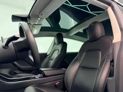 Tesla Model 3 2020 - 23750 EUR, 66000 km - AUTO.MOTO.pt - 66000km - foto 21 de 22