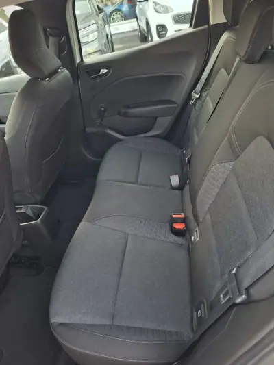 Renault Clio 2019 - 15000 EUR, 62800 km - AUTO.MOTO.pt - 62800km - foto 13 de 32