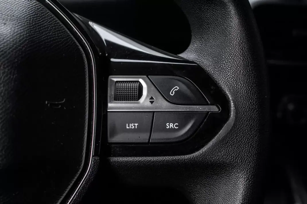 Peugeot Partner BlueHDi 100 L2 Cabine Dupla 2021 - 12990 EUR, 103902 km - AUTO.MOTO.pt - 103902km - foto 13 de 28