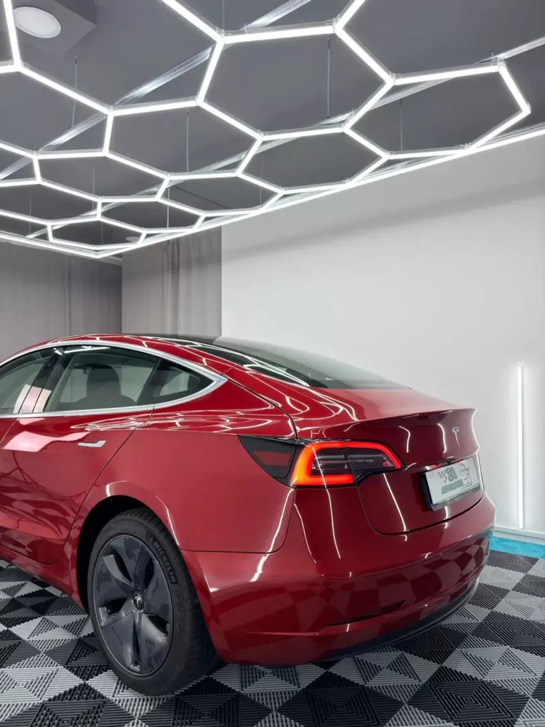 Tesla Model 3 2020 - 19500 EUR, 167000 km - AUTO.MOTO.pt - 167000km - foto 6 de 21