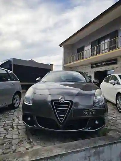 Alfa Romeo Giulietta 2013 - 8999 EUR, 259000 km - foto 4 de 12