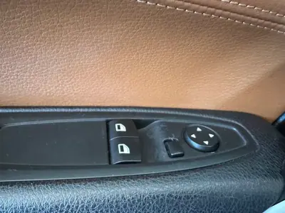 BMW 116 2011 - 13900 EUR, 210181 km - AUTO.MOTO.pt - 210181km - foto 5 de 22