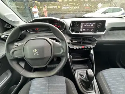Peugeot 208 2020 - 14900 EUR, 86690 km - AUTO.MOTO.pt - 86690km - foto 3 de 12
